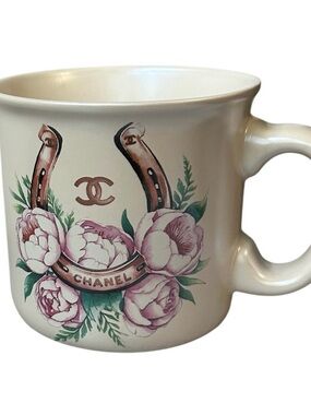 Fig & Fern Horseshoe & Peonies Floral Luxury Fashion Logo Graphic Pearly Mug